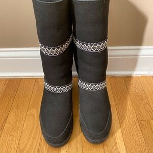 UGG Women's Black Boots with Patterned Straps
